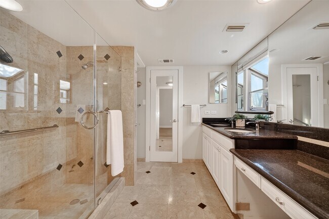 Foto del edificio - 5338 Brownway St