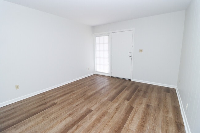 Living Area - Jackson Properties Apartments