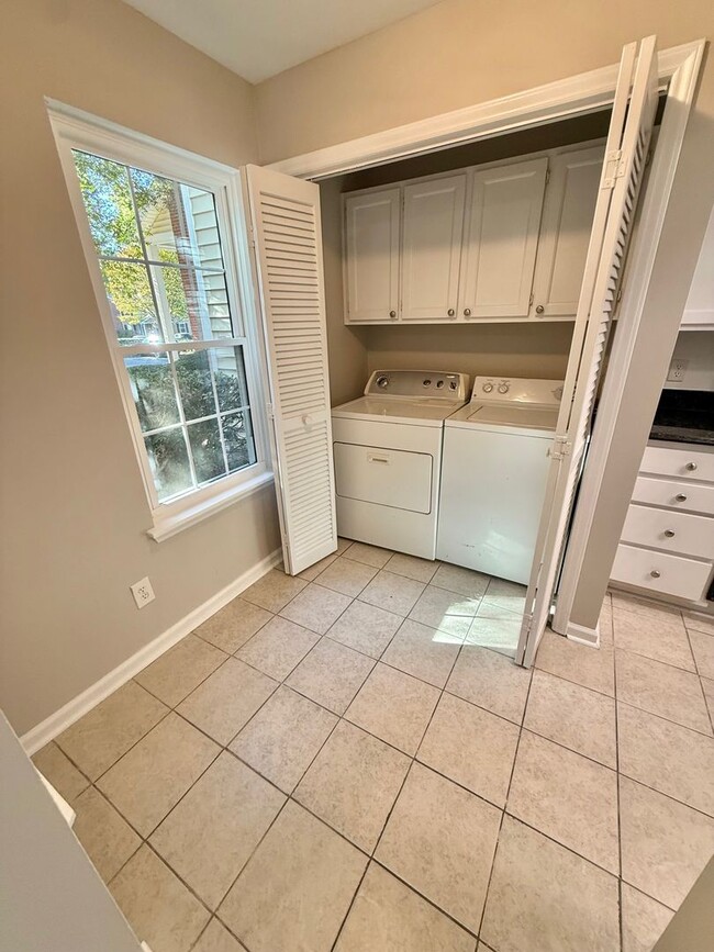 Foto del edificio - South Charlotte 2 Bedroom Garden Unit, Immediate move in!