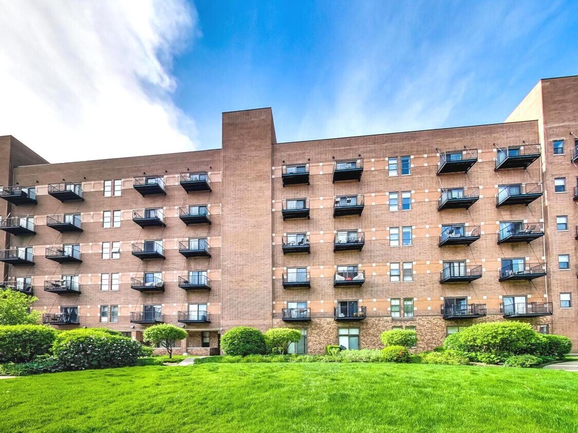 Foto principal - 1000 E 53rd St