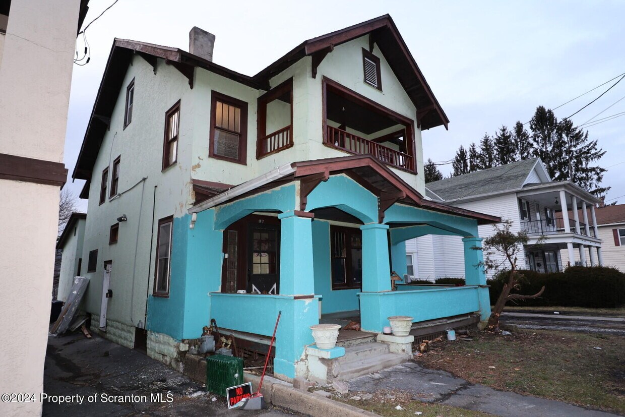 Primary Photo - 87 Belmont St