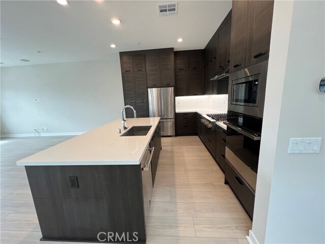 Building Photo - 110 Pin Ln