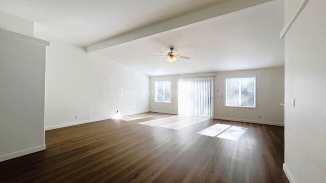 Building Photo - Spacious 3-Bedroom Home in West Linn