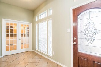 Building Photo - 8847 Distant Woods Dr