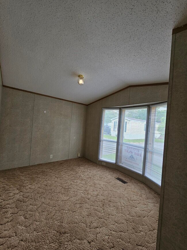 Foto del edificio - 3 Maple Ln