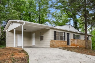 Building Photo - 580 Ayres Rd