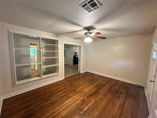 Building Photo - 1350 Classen Blvd