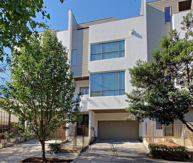 Building Photo - 1504 Hazel St