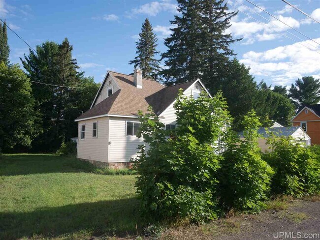 Building Photo - 23358 Ave G