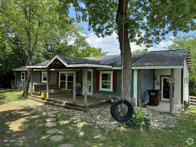 Building Photo - 604 Crowley Rd