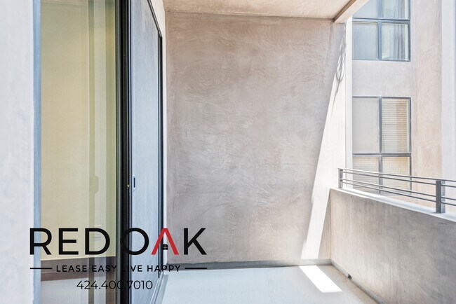 Foto del edificio - Charming One Bedroom with Private Balcony,...