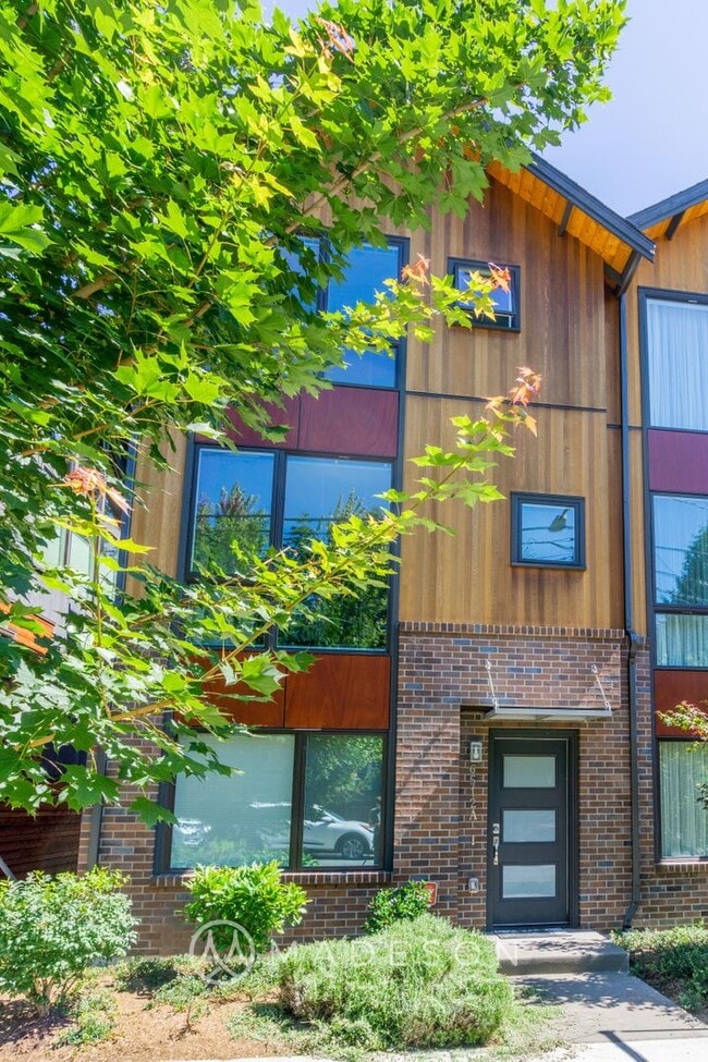 Building Photo - One Month Free Rent! - Spacious Bryant Hei...