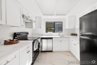 Building Photo - 5170 Clairemont Mesa Blvd