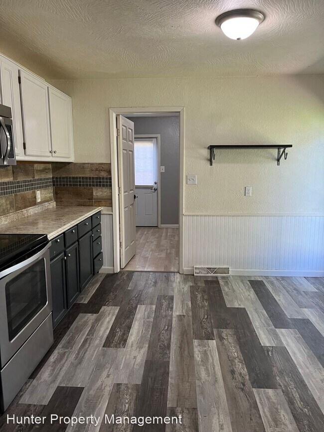 Foto del edificio - 4 br, 2 bath House - 2400 S Nettleton Ave