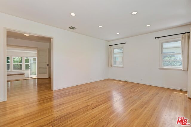 Building Photo - 2554 Barry Ave