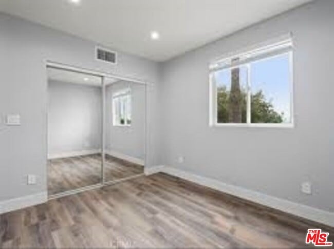 Foto del edificio - 14759 Friar St