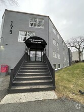 Building Photo - 175 Britain St