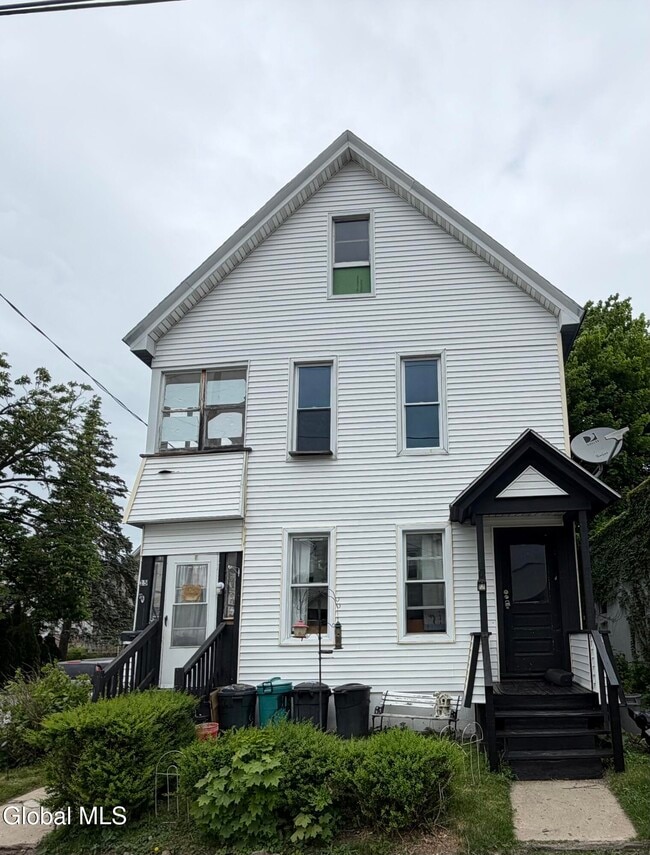 Building Photo - 17 Grand St