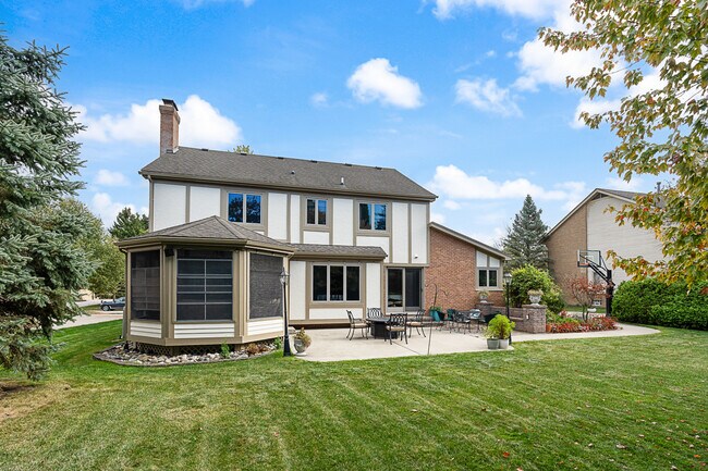 Foto del edificio - 1574 Devonshire Dr