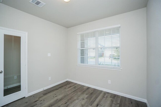 Building Photo - 24711 Allori Ct