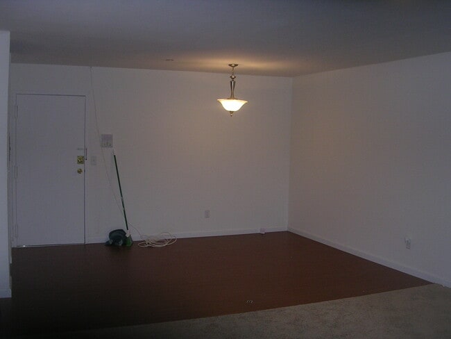 Building Photo - 208 Undercliff Ave