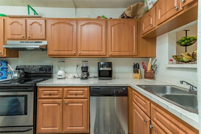 Foto del edificio - 2646 Riverside Dr