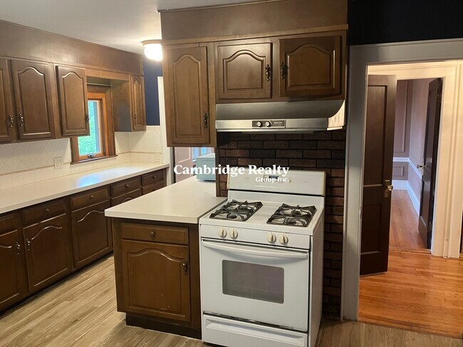 Building Photo - 93 Hillside Rd