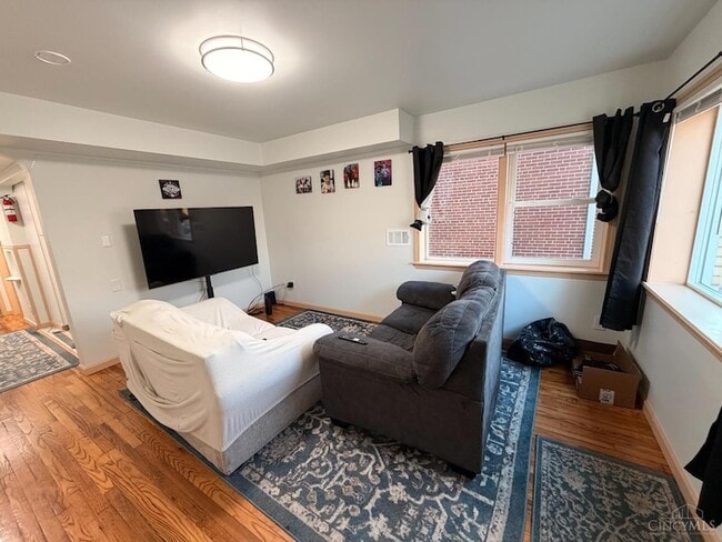 Photo - 1589 Summit Rd Apartment