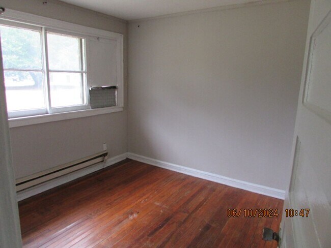 Building Photo - Close to Downtown Sumter