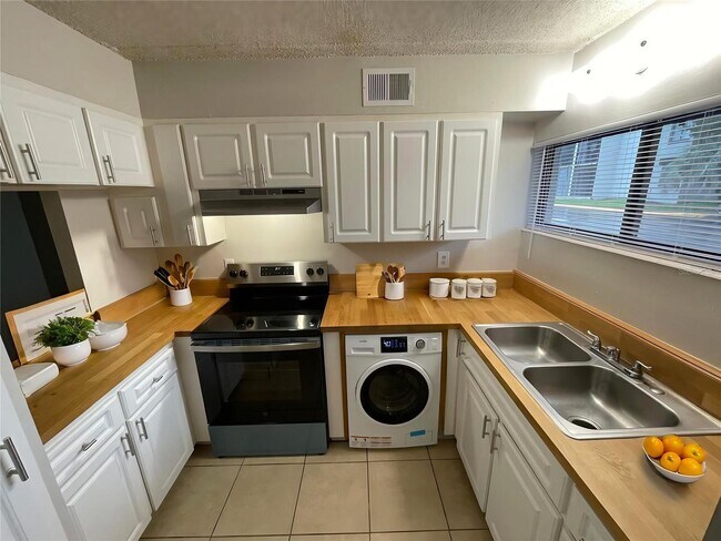 Foto del edificio - 1108 Bartow Rd
