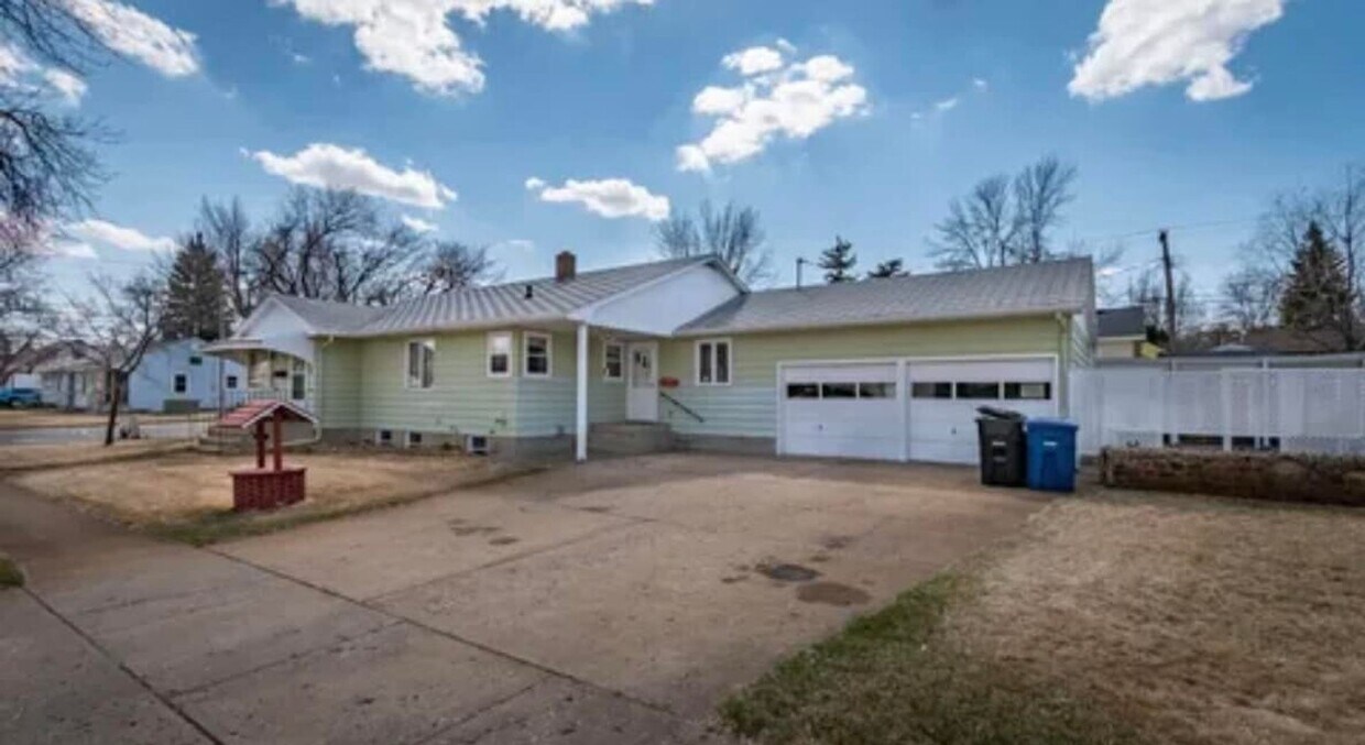 Foto principal - House for Rent in Dickinson