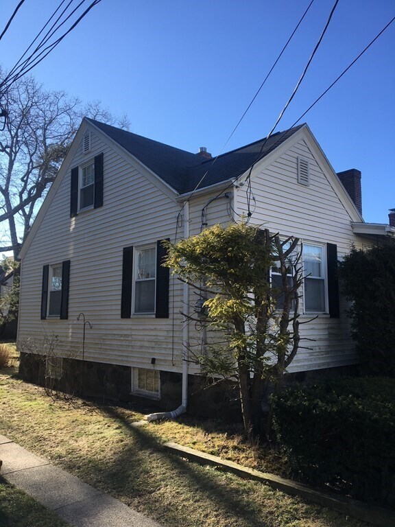 Building Photo - 58 Herschel St