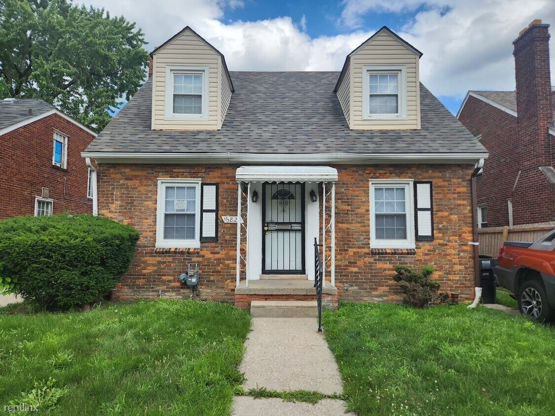 Foto principal - 3 br, 1.5 bath House - 16824 Birwood St