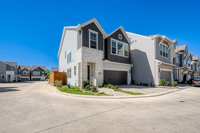 Foto del edificio - 10915 Brambling Wood Dr