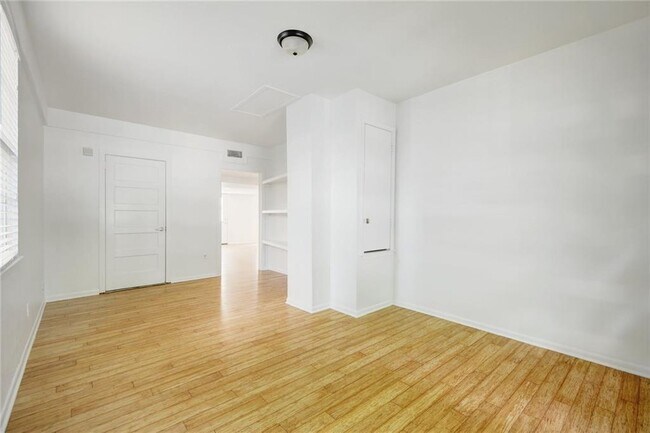 Foto del edificio - 108 W Croslin St