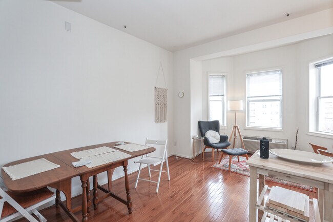 Foto del edificio - 1415 Chapin St NW