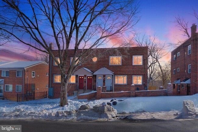 Photo - 146 Joliet St Apartment