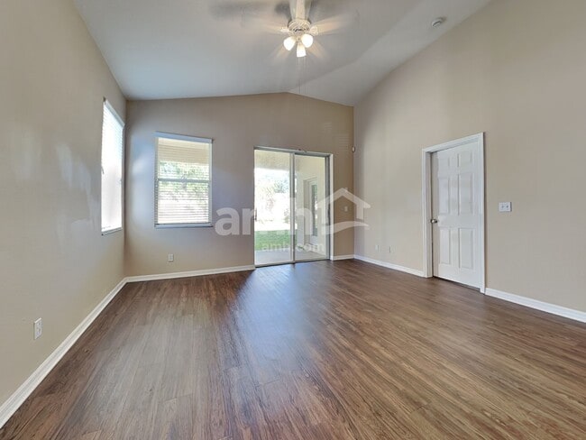 Foto del edificio - 12906 Cattail Shore Ln