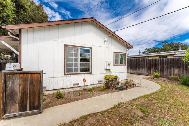 Building Photo - 1023 Harcourt Ave