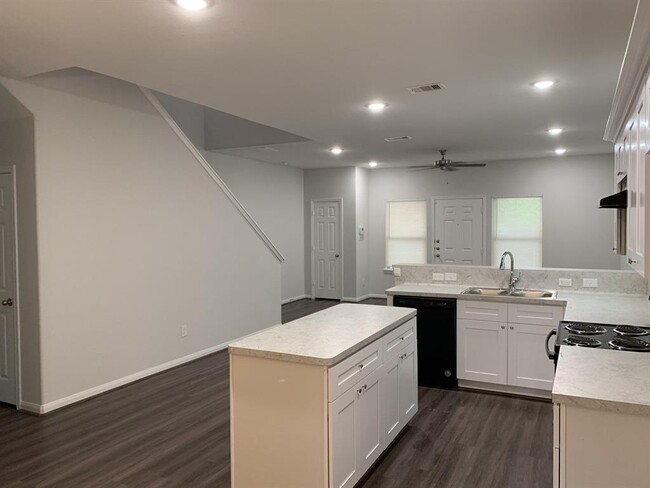 Building Photo - 8229 Madera Rd