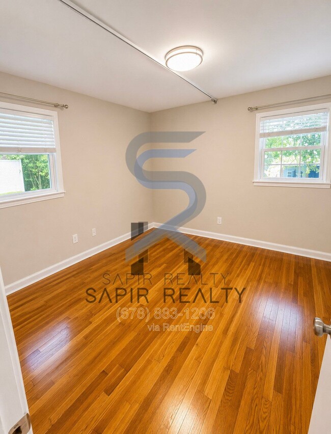 Building Photo - 1171 Arborvista Dr NE