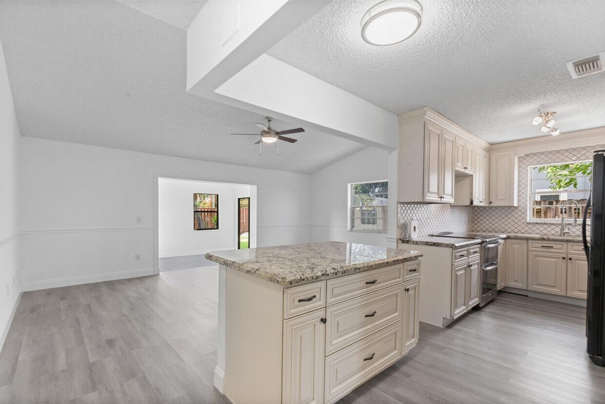 Primary Photo - 23089 SW 55th Ave