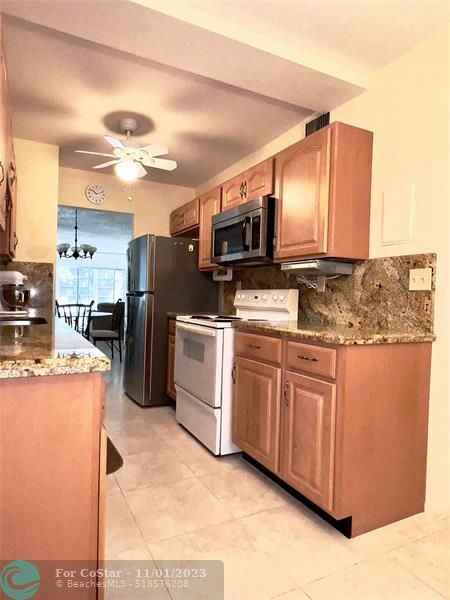 Foto del edificio - 8305 NW 61st St