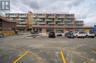 Building Photo - 215-215 Lakeshore Rd W