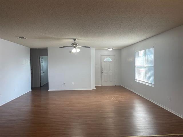Building Photo - 820 Eagle Dr