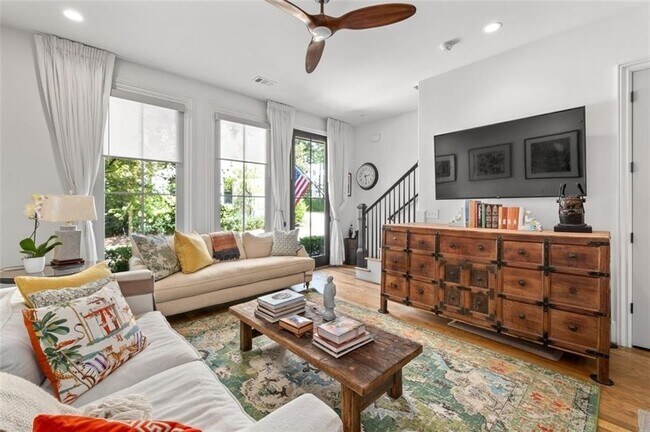 Foto del edificio - 518 Bismark Rd NE