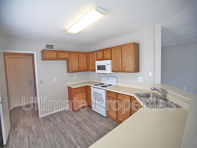 Foto del edificio - 7025 W Tuckey Ln