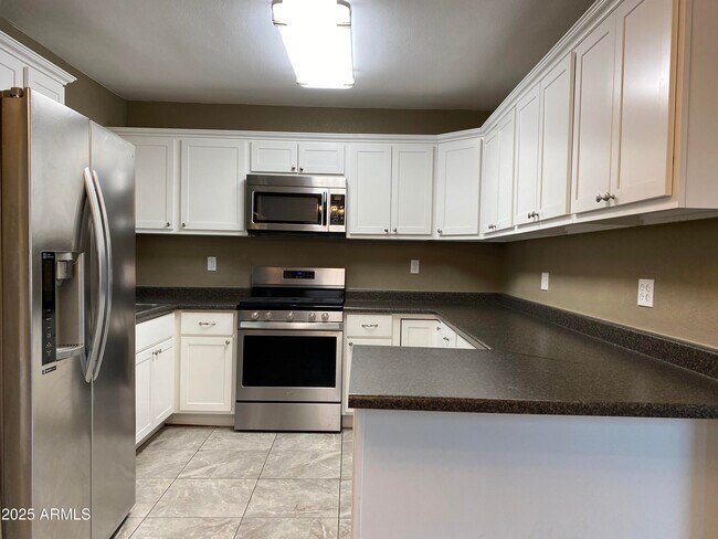 Foto del edificio - 2837 N 24th Pl
