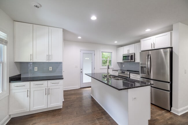 Building Photo - 2065 W Flat Shoals Terrace