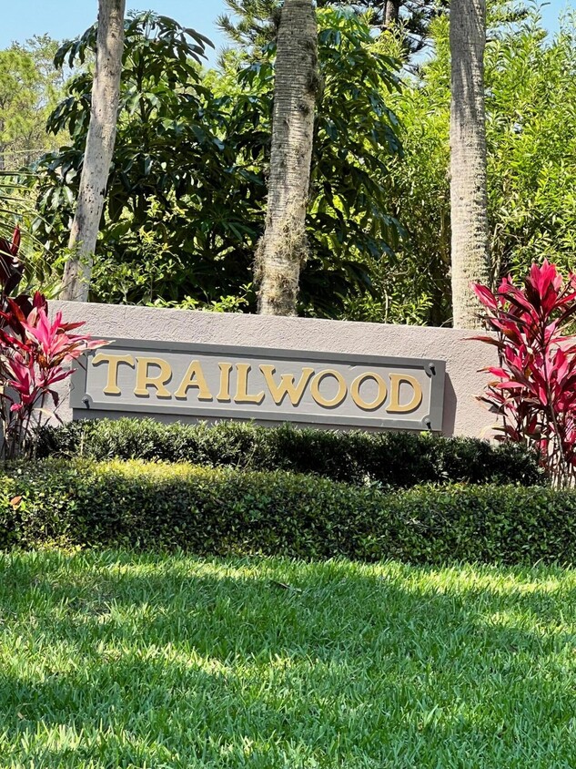 Primary Photo - 10394 Trailwood Cir
